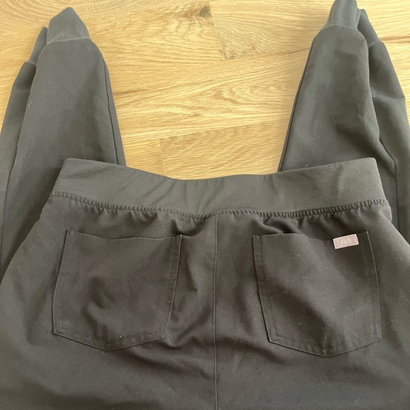 Medium tall black joggers FIGS - Picture 3 of 4